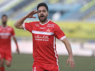 تصویری از تقدیر پرسپولیس از کمال کامیابینیا هافبک پیشین این تیم با انتشار پوستر