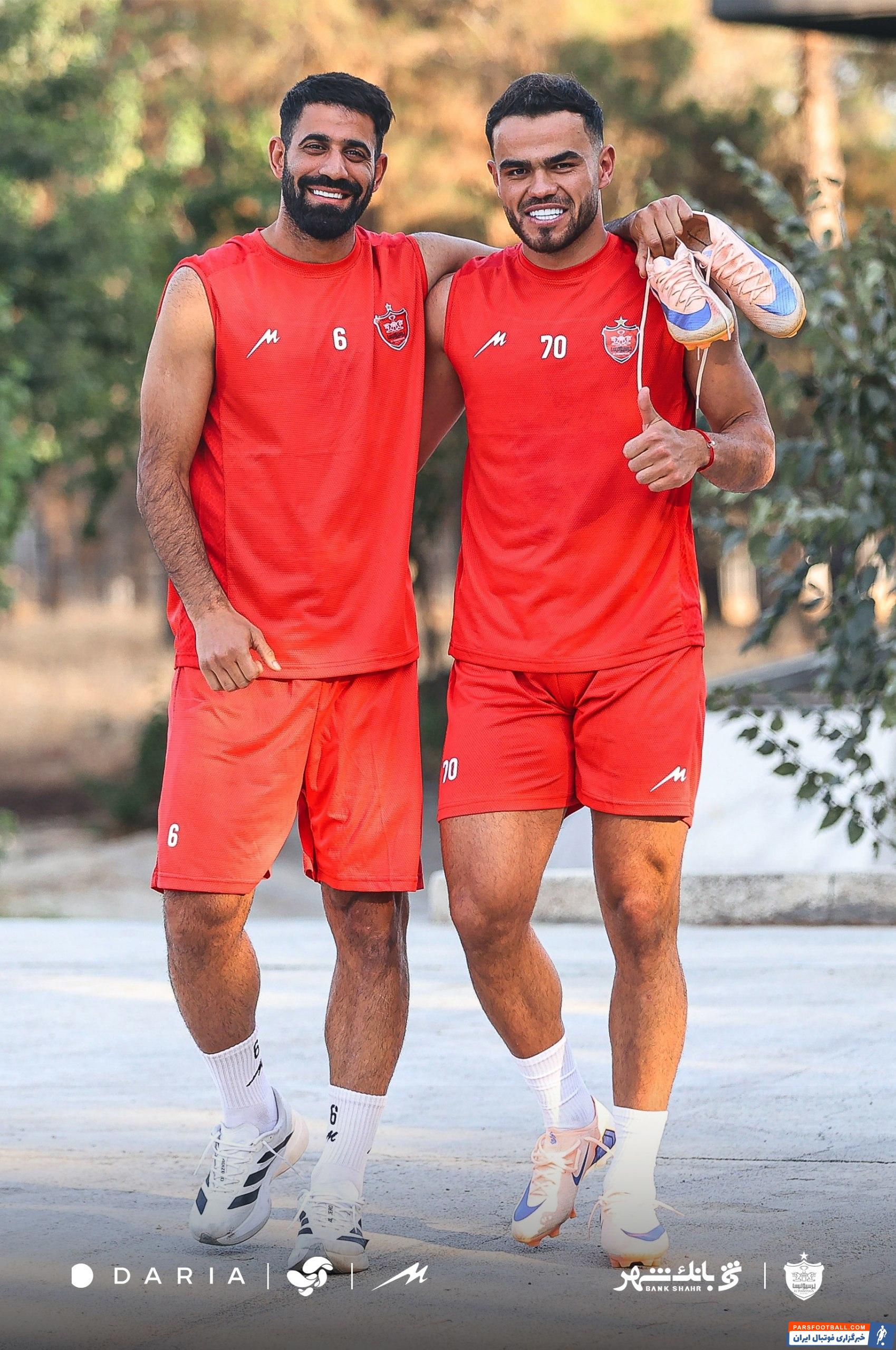 اوستون اورونوف فوق ستاره پرسپولیس با دو روز تأخیر سرانجام وارد ایران شد