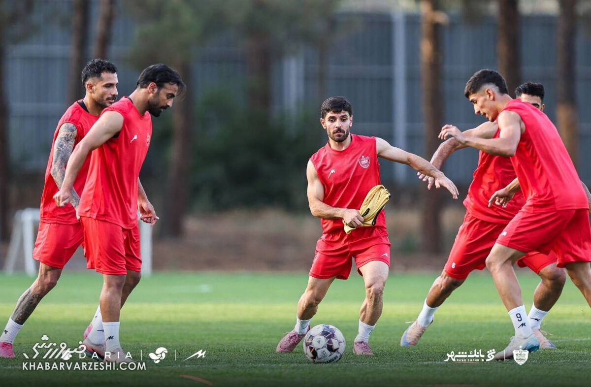436379 کریم باقری با ستارههای تیم ملی به پرسپولیس برگشت +تصاویر