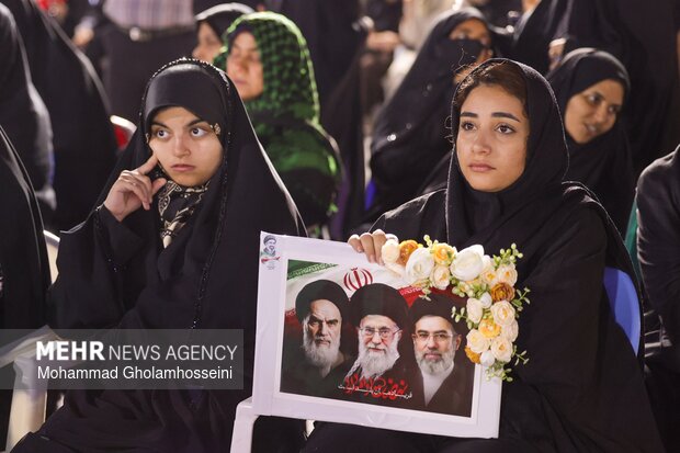 لرستان در سوگِ یگانه‌ دوران؛ زمین و زمان سیاه‌پوش یک عمر مجاهدت است