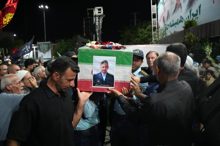 6095387 پیکر مطهر شهید علیرضا معینی در بوشهر تشییع شد