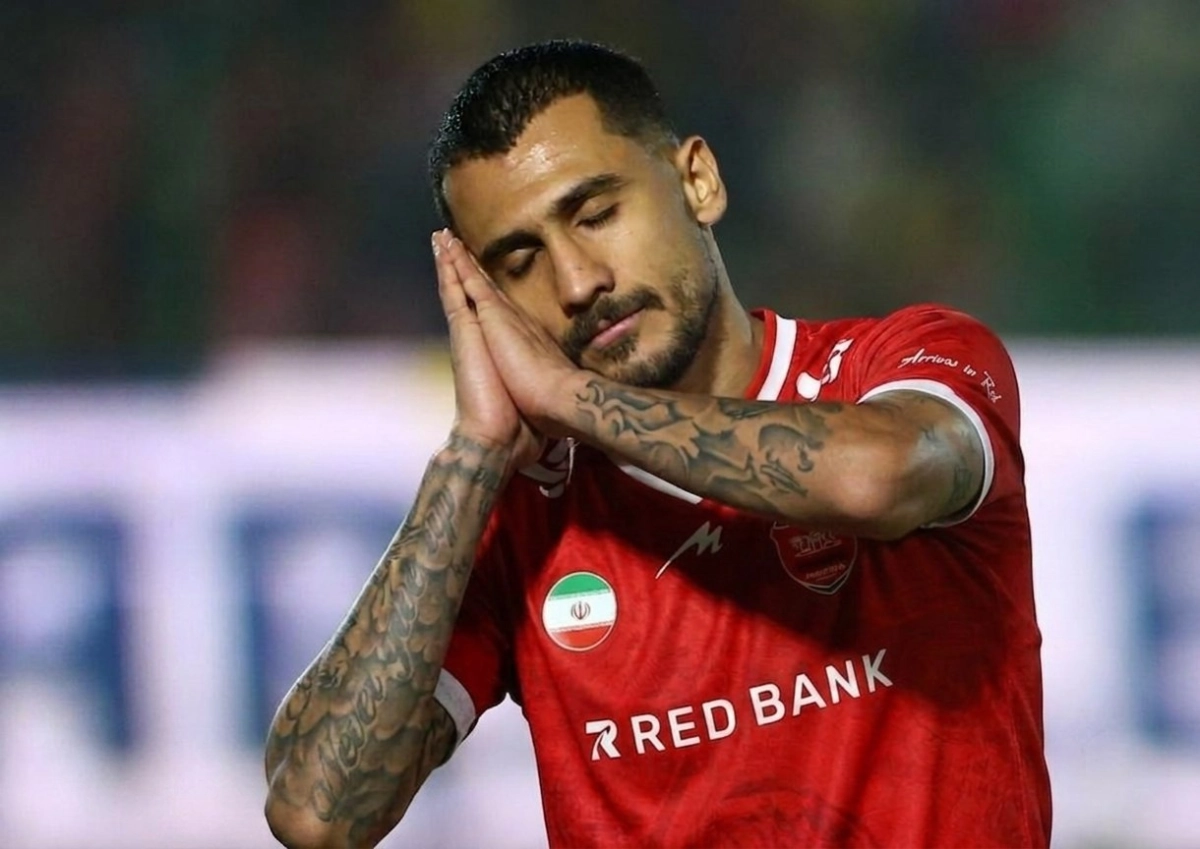 پیراهن شماره هشت برای مهدی تیکدری خرید جدید پرسپولیس