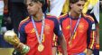 تصویری از نقاشی کشیدن کین یامال بر روی کاپ قهرمانی جام جهانی 2026