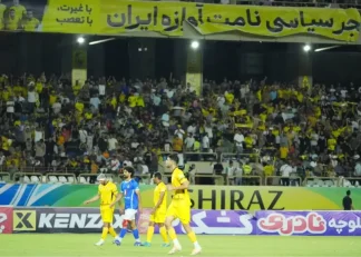 عکس؛ حضور بیش از ۱۵ هزار هوادار فجر سپاسی در ورزشگاه پس از ۲۳۵ روز انتظار