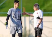 عکس؛ تقدیر اینانلو مربی دروازهبانهای تیم پرسپولیس از نیازمند و رفیعی