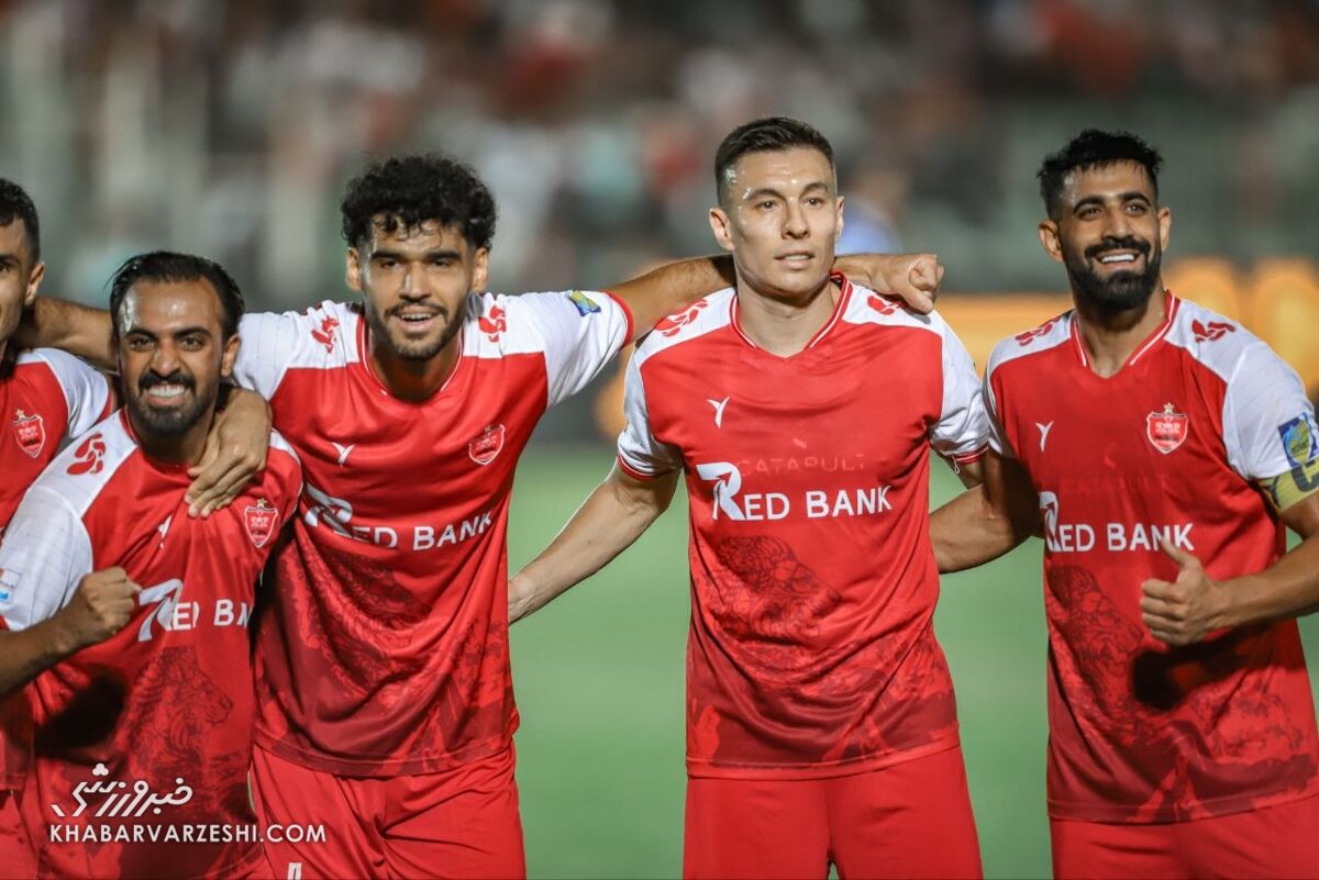 441291 فرق عجیب سرگیف با بازیکنان پرسپولیس +عکس