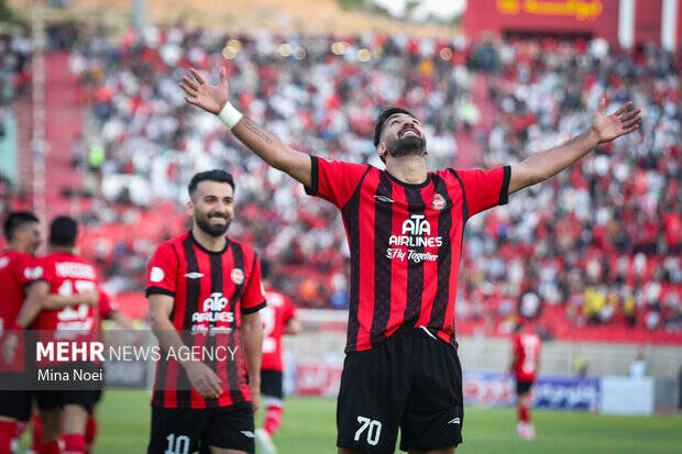 4704432 چهار مدعی در شروع فصل کم نیاوردند/استقلال پرقدرت،پرسپولیس امیدوارکننده
