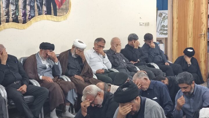 6129807 گناوه در سوگ پیامبر رحمت(ص) و کریم اهل بیت(ع) غرق ماتم شد