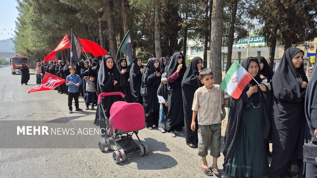 زیر پرچم خون‌خواهی؛ عزاداری مردم کهگیلویه و بویراحمد در گرمای تابستان