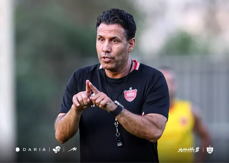 عکس یادگاری تارتار سرمربی پرسپولیس با سجاد و حسین دو فرزندش در تیم منتخب کرج