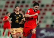 سردار آزمون مهاجم شباب الاهلی ساعاتی پس از بازگشت به تهران با مادرش دیدار کرد