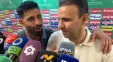 بوسیدن صورت محسن خلیلی توسط کنعانی‌زادگان در میان صحبت‌های او