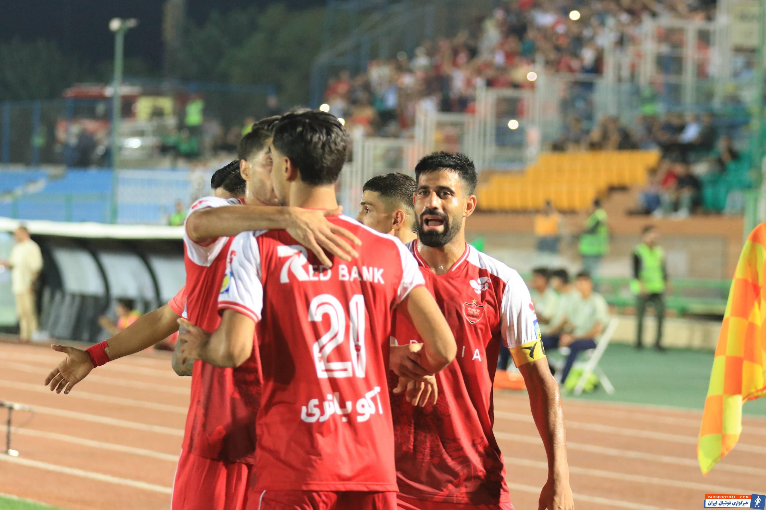 عکس ؛ تصاویر اختصاصی از شادی پوریا شهرآبادی ستاره پرسپولیس پس از گلزنی مقابل ذوبآهن
