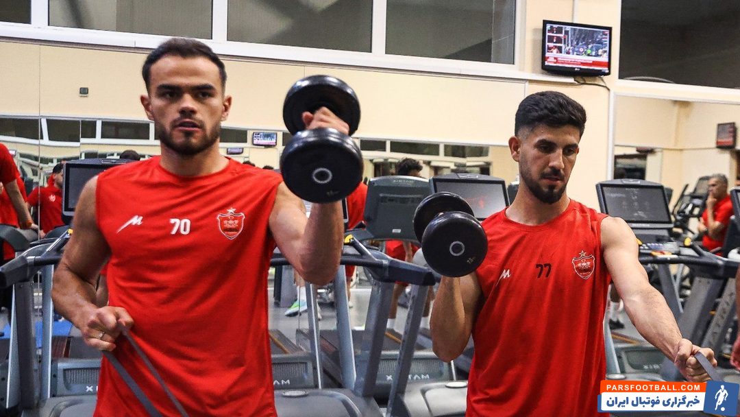 اوستون اورونوف ستاره تیم پرسپولیس همراه با برادرش ایران را ترک کرد