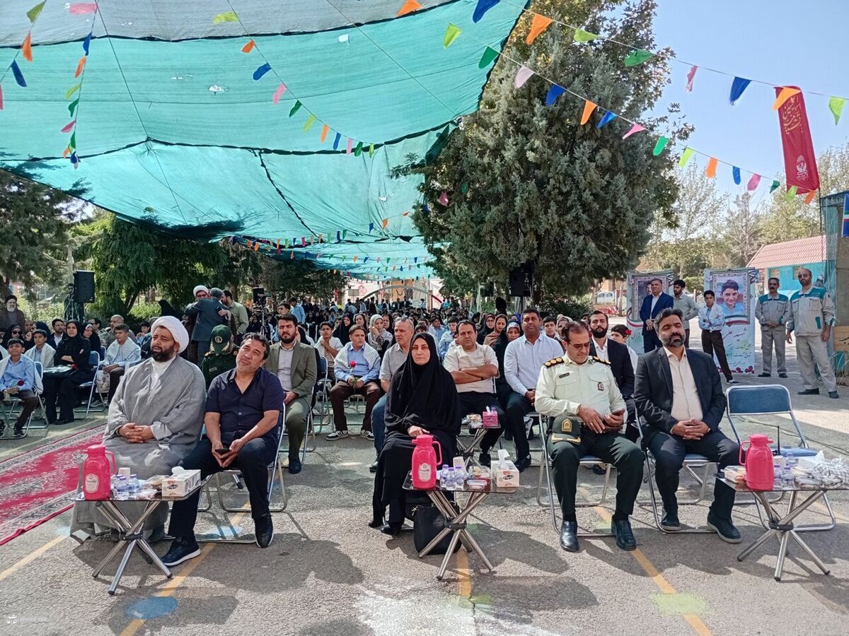 446150-1 خداداد عزیزی در مراسم استقبال از مهر