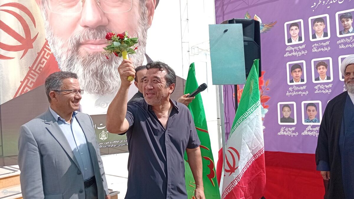 «پسر بد فوتبال» الگوی مناسب برای بچه ها! دعوت از یک محکوم برای مراسم اول مهر؛ آخر سلیقه یا دهن کجی؟!
