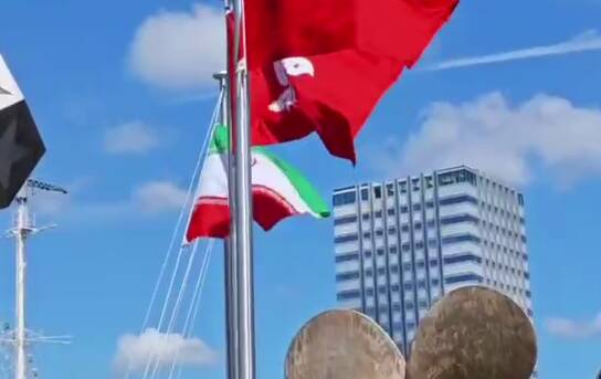 فیلم/ اهتزاز پرچم ایران در دهکده بازی های آسیایی