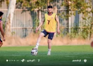 مبارزه سلمانی و تارتار بر سر تصاحب توپ در تصویر منتشرشده رسانه پرسپولیس