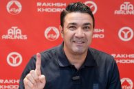 انتقاد تند جواد نکونام سرمربی تراکتور از قوانین نقل و انتقالاتی فوتبال ایران