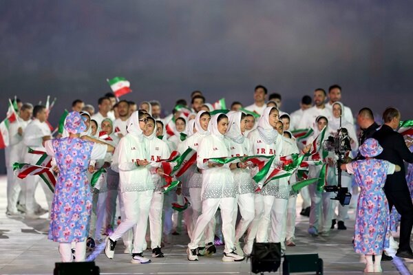 6179651-1 تصاویری از رژه کاروان ایران در مراسم افتتاحیه؛ حضور پررنگ بانوان