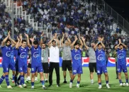 عکس ؛ شادی استقلالیها با هواداران و تشویق ایسلندی در ورزشگاه شهدای قدس