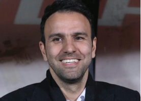 درگیری خلیلی سرپرست پرسپولیس با داور به دلیل لیزر هواداران استقلال روی نیازمند