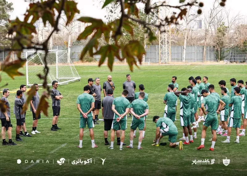 حسین کنعانیزادگان و دانیال ایری غایبان پرسپولیس برابر صنعت نفت به دلیل مصدومیت
