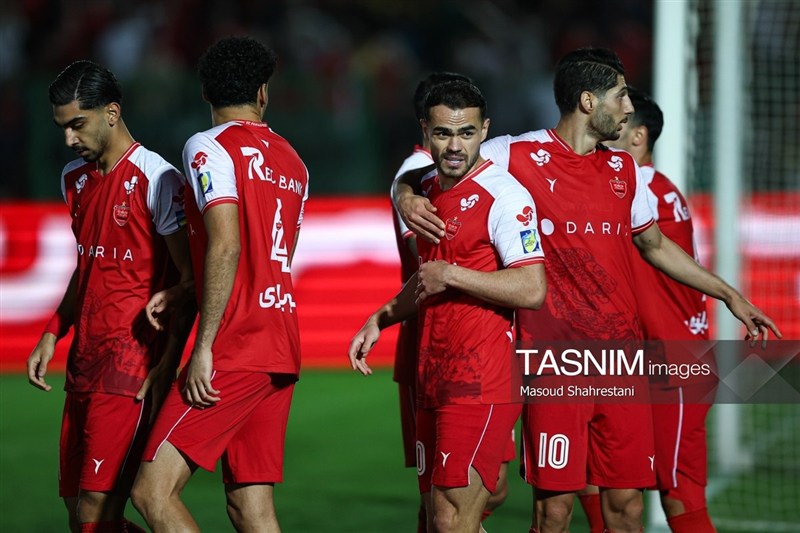1405071722104440138518414-1 تیم فوتبال پرسپولیس , تیم فوتبال صنعت نفت آبادان , لیگ برتر فوتبال , فوتبال ,