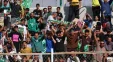 عکس ؛ هواداران خیبر پیش از آغاز دیدار با پرسپولیس روی سکوهای ورزشگاه تختی مستقر شدند