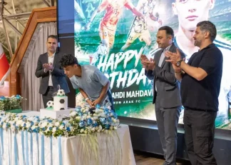 عکس ؛ جشن تولد ۲۱ سالگی مهدی مهدوی در پایان اردوی آلومینیوم اراک