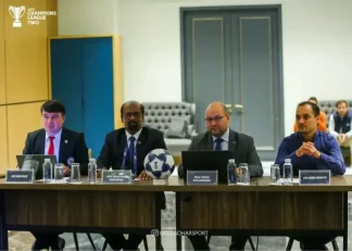 عکس ؛ حضور گلگهر با پیراهن اصلی سرمهای مقابل آرکاداغ در تاجیکستان