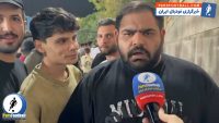 فیلم ؛ هوادار پرسپولیس پس از پایان بازی مقابل فولاد خوزستان : تراکتور کثیف‌ترین تیم فوتبال ایران است ؛ مانند زنوزی و امثال زنوزی