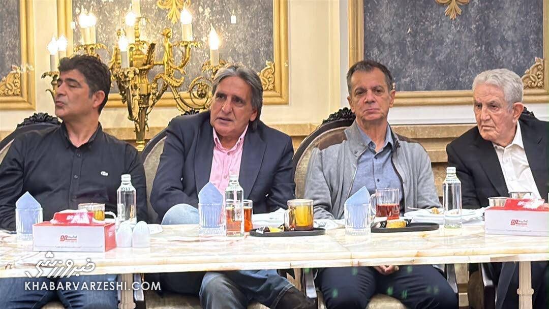 451483 دیدار استقلالیها با مدیرعامل جدید/ متدین پای صحبت پیشکسوتان نشست +عکس