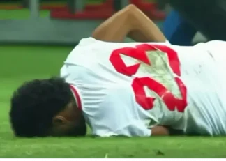 رامین رضاییان با شماره ۲۳ تیم ملی و تحمل دردی که از ابتدا در تصاویرش مشهود بود