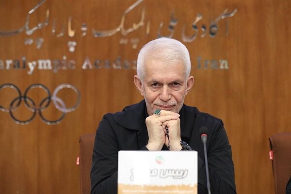 6019237 واکنش اسبقیان به اعمال نظر وزیر ورزش در رای بازی تراکتور و ملوان