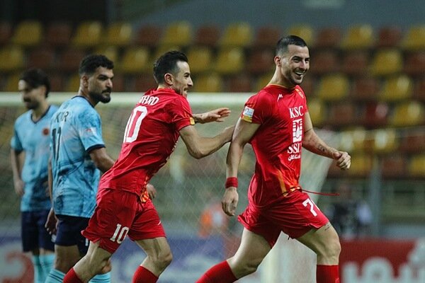 6210081-1 از اخراج بیرانوند تا برکناری دو سرمربی؛ پرسپولیس به یک قدمی صدر رسید