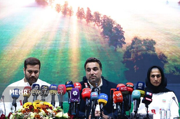 6216321 همه می گویند خوب نتیجه گرفتیم اما خودمان معتقدیم ضعیف عمل کردیم