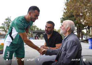 حضور محمود خوردبین اسطوره پرافتخار پرسپولیس به عنوان مهمان در تمرینات این تیم