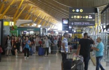 هواداران دو تیم اتلتیکو مادرید و رئال مادرید