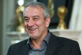 علی کفاشیان یورو را از خانه تماشا میکند