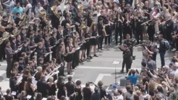 سرود در میلان