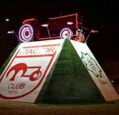 نماد تراکتورسازی