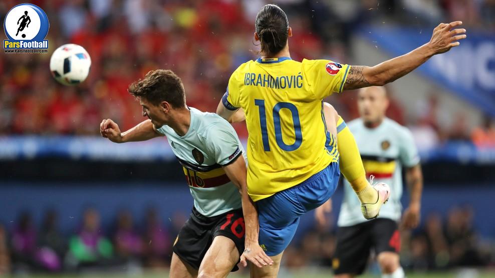 Belgium's defender Thomas Meunier (L) vies for the ball against Sweden's forward Zlatan Ibrahimovic during the Euro 2016 group E football match between Sweden and Belgium at the Allianz Riviera stadium in Nice on June 22, 2016. / AFP / Valery HACHE (Photo credit should read VALERY HACHE/AFP/Getty Images)