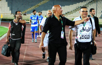 استقلال و نفت