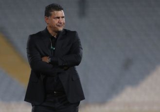 علی دایی سرمربی تیم نفت تهران