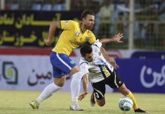 رضا نوروزی مهاجم تیم فوتبال صنعت نفت آبادان