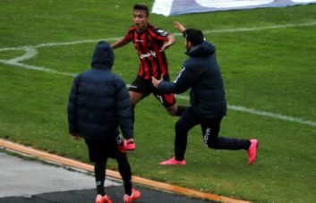 امید سینگ - استقلال خوزستان