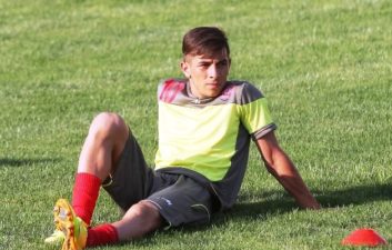 فرشاد احمدزاده