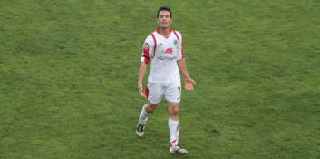 فرزاد آشوبی