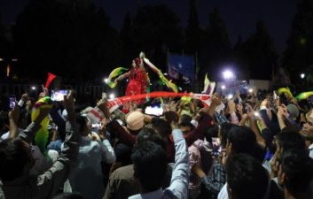 دختر هوادار تیم قشقایی